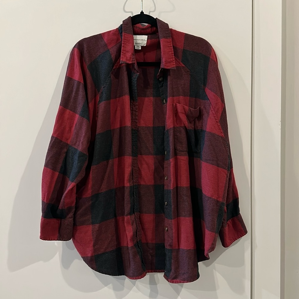 Women’s over size fit medium plaid shirt